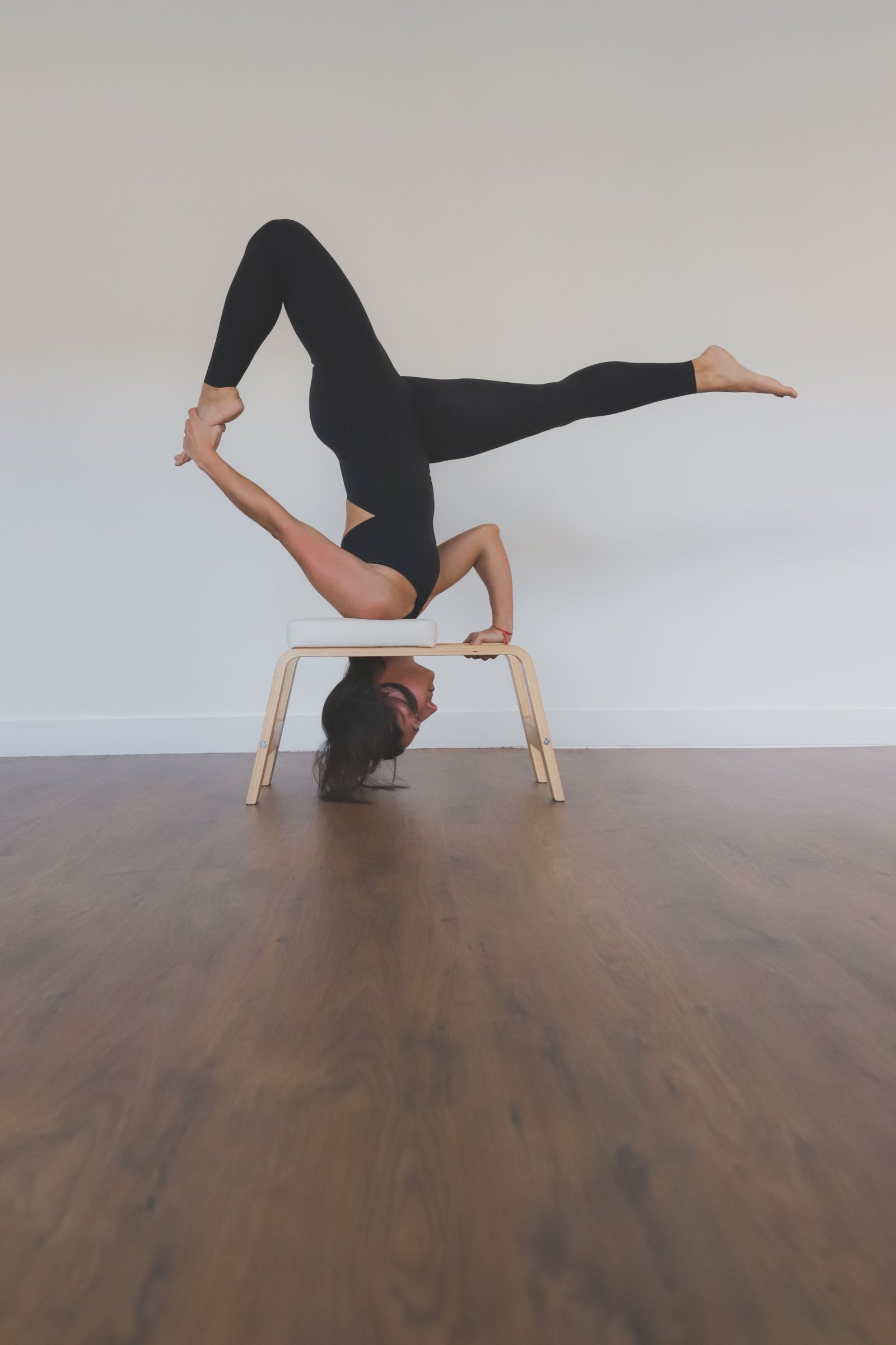 Taller de yoga con banco en Conexión